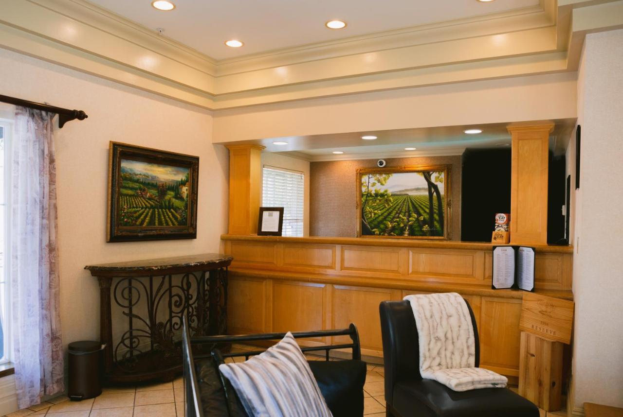 Napa Valley Hotel & Suites Exterior photo