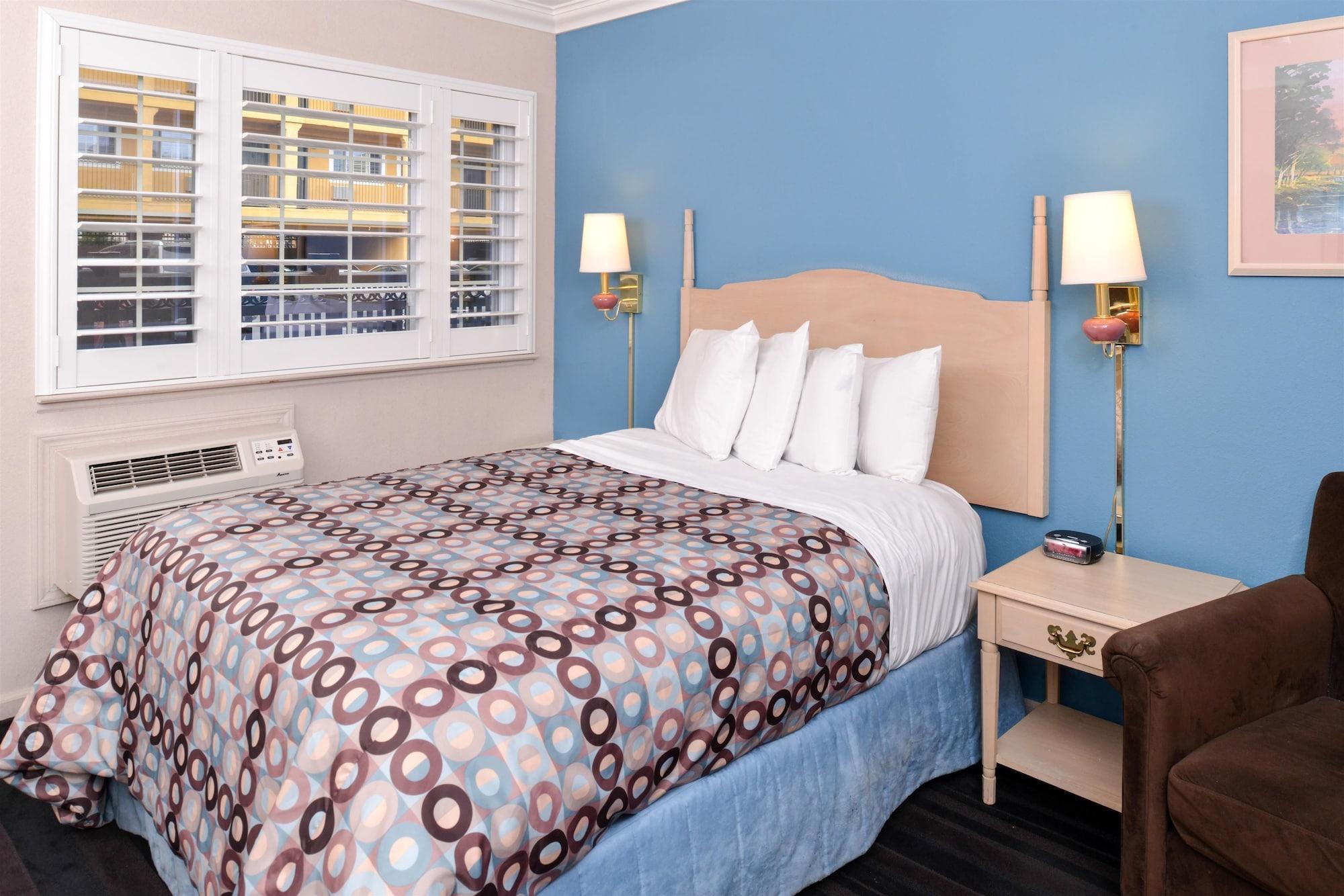 Napa Valley Hotel & Suites Exterior photo
