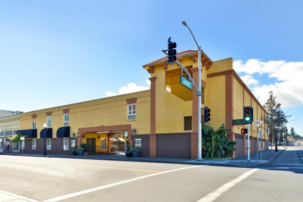 Napa Valley Hotel & Suites Exterior photo