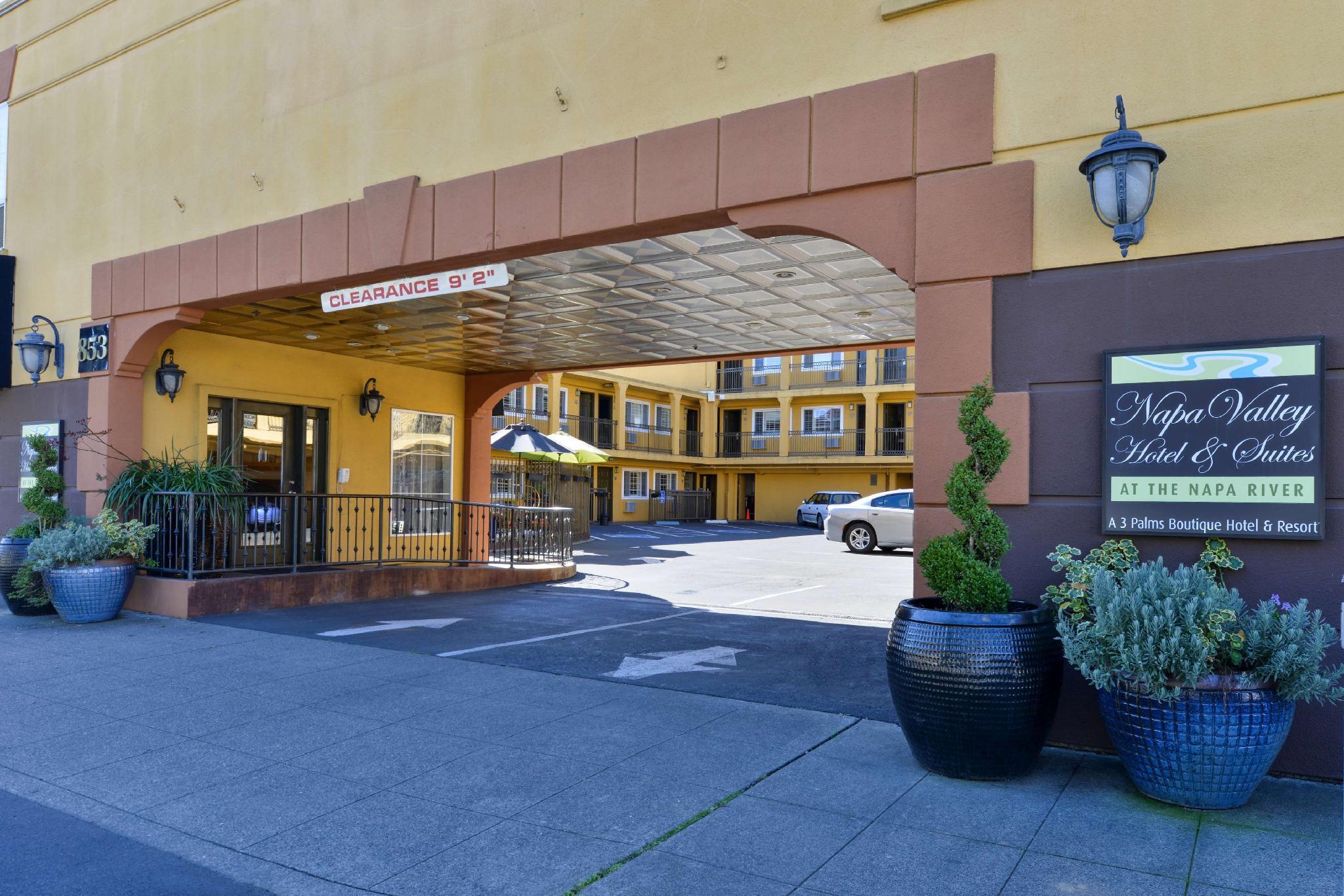 Napa Valley Hotel & Suites Exterior photo