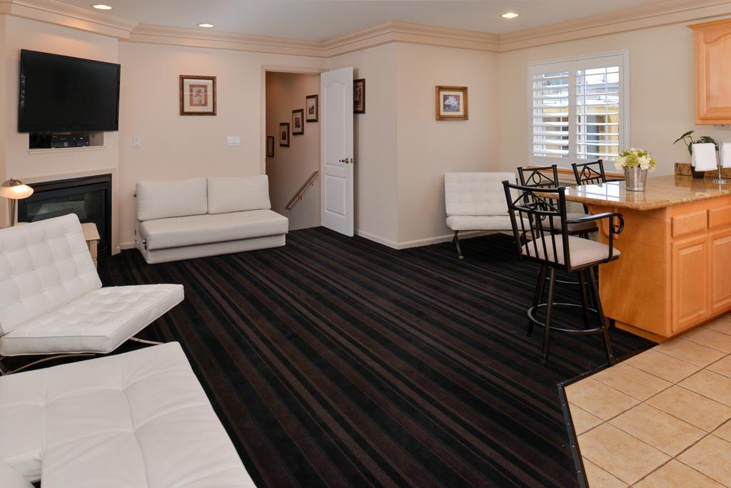 Napa Valley Hotel & Suites Exterior photo